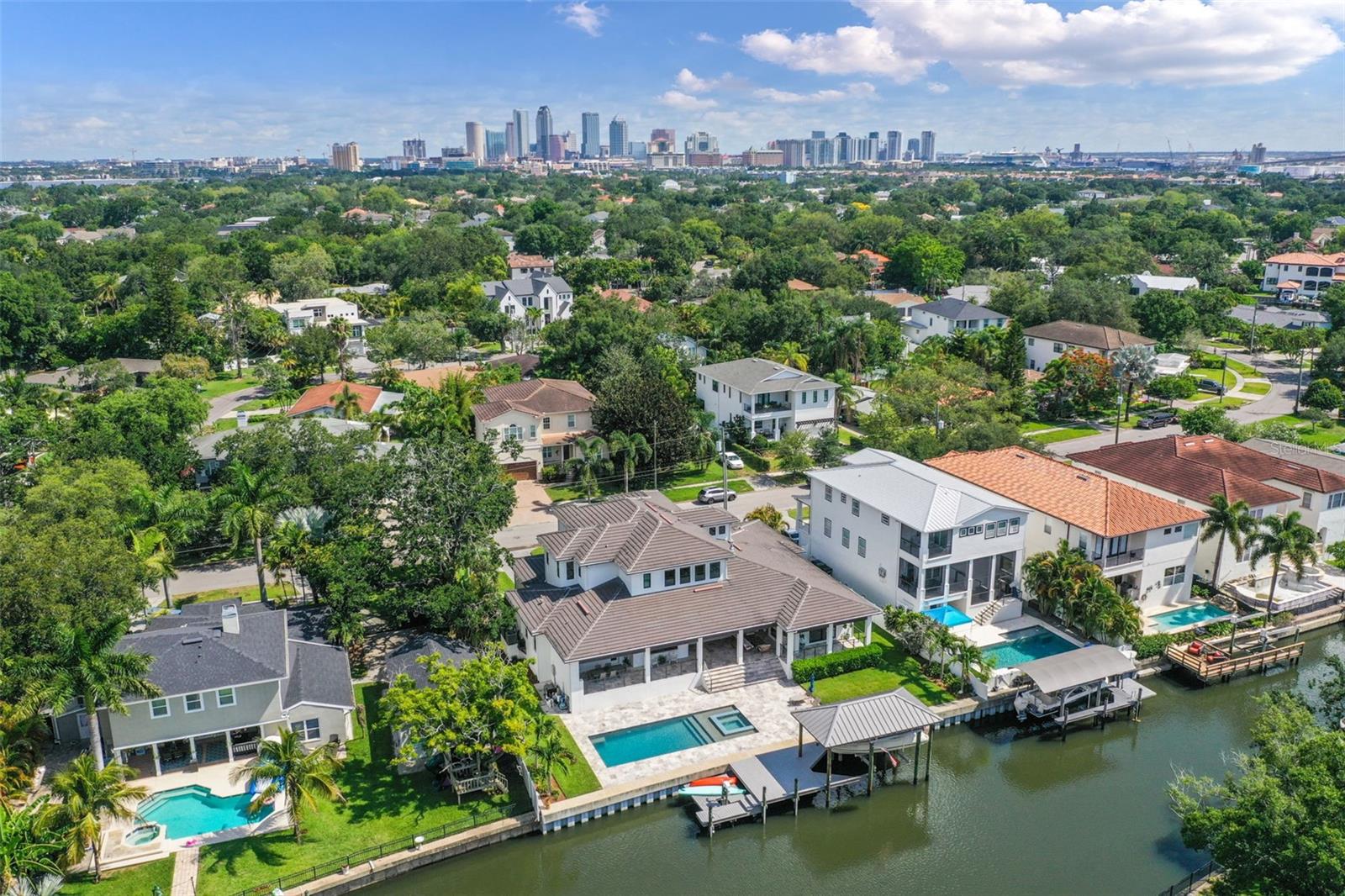 DAVIS ISLANDS PB10 PG52 TO 57 - Residential