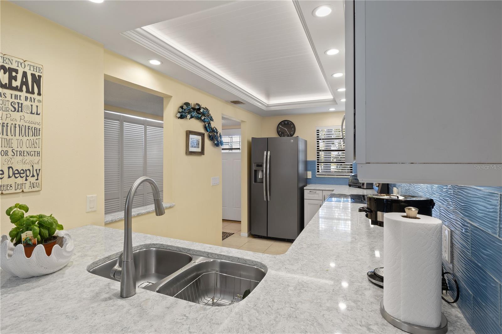 SUN PLAZA WEST - Residential