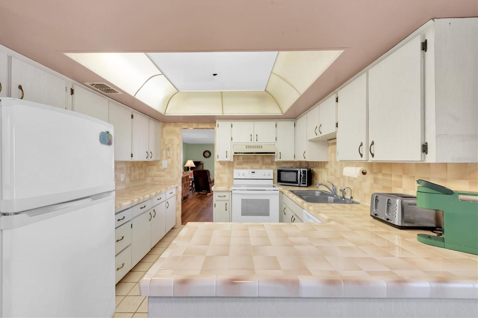 IMPERIAL COVE 14 - Residential Lease