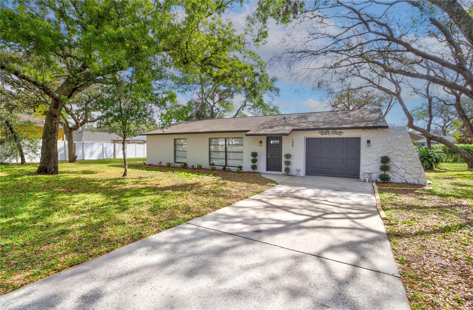 SPRING HILL - Residential