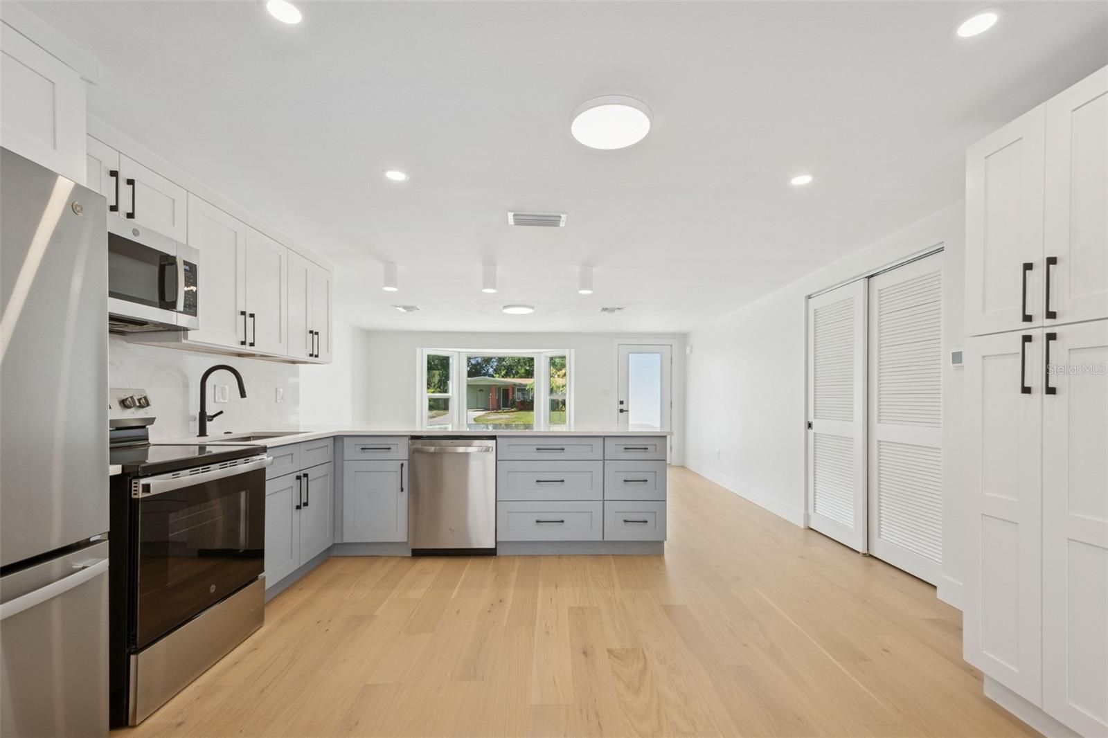 PINE LAWN - Residential
