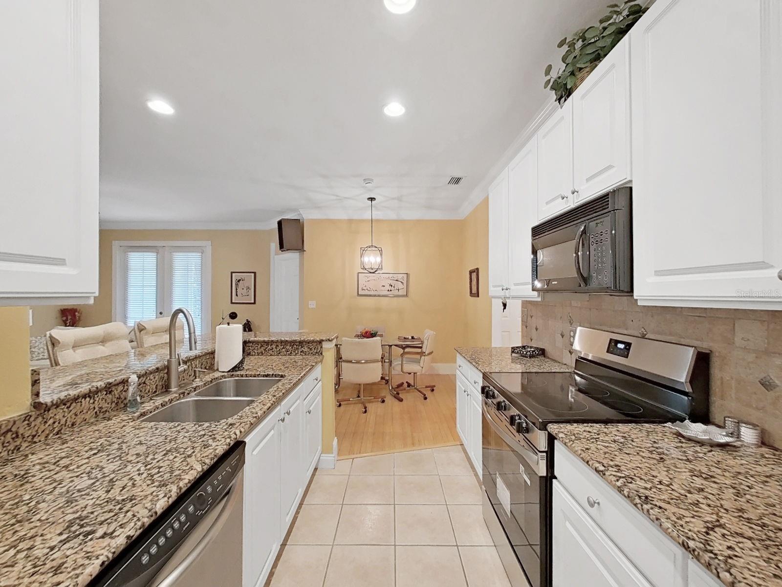 MEADOWOOD OAKS - Residential