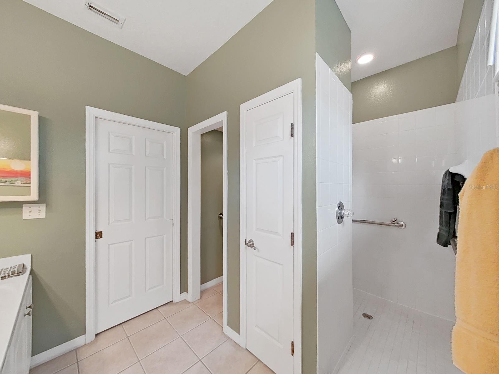 MEADOWOOD OAKS - Residential