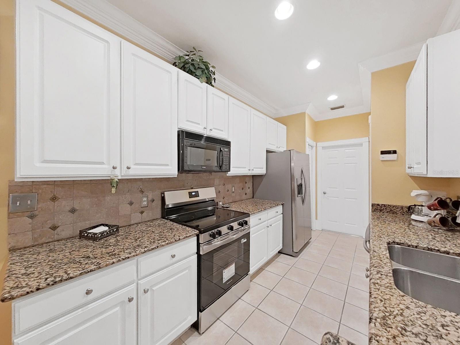 MEADOWOOD OAKS - Residential