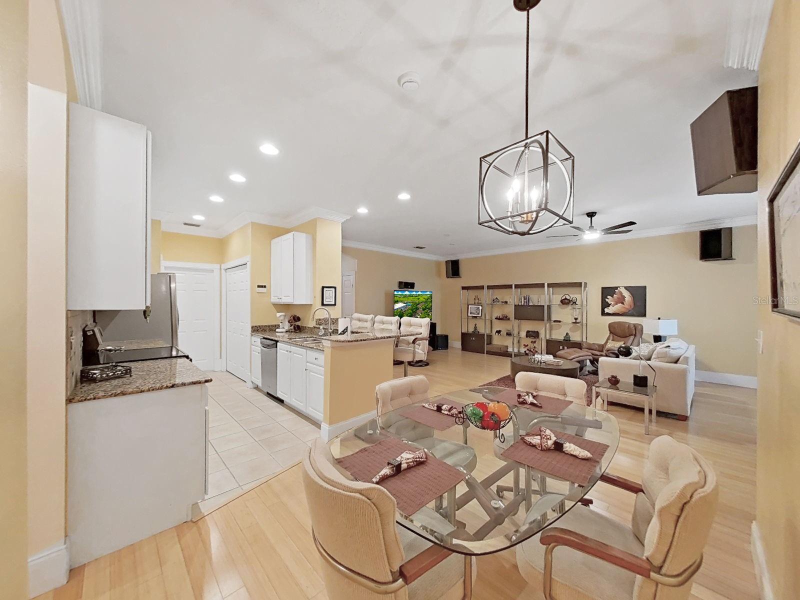MEADOWOOD OAKS - Residential