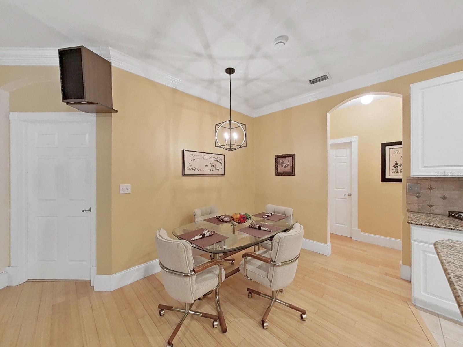 MEADOWOOD OAKS - Residential