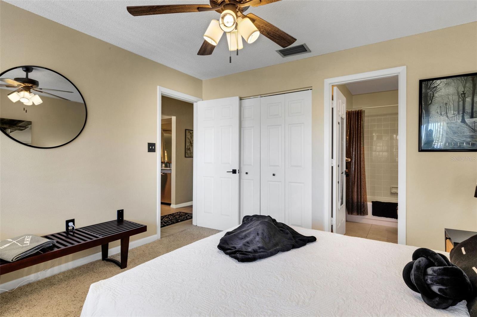 VILLAGE LAKE - Residential