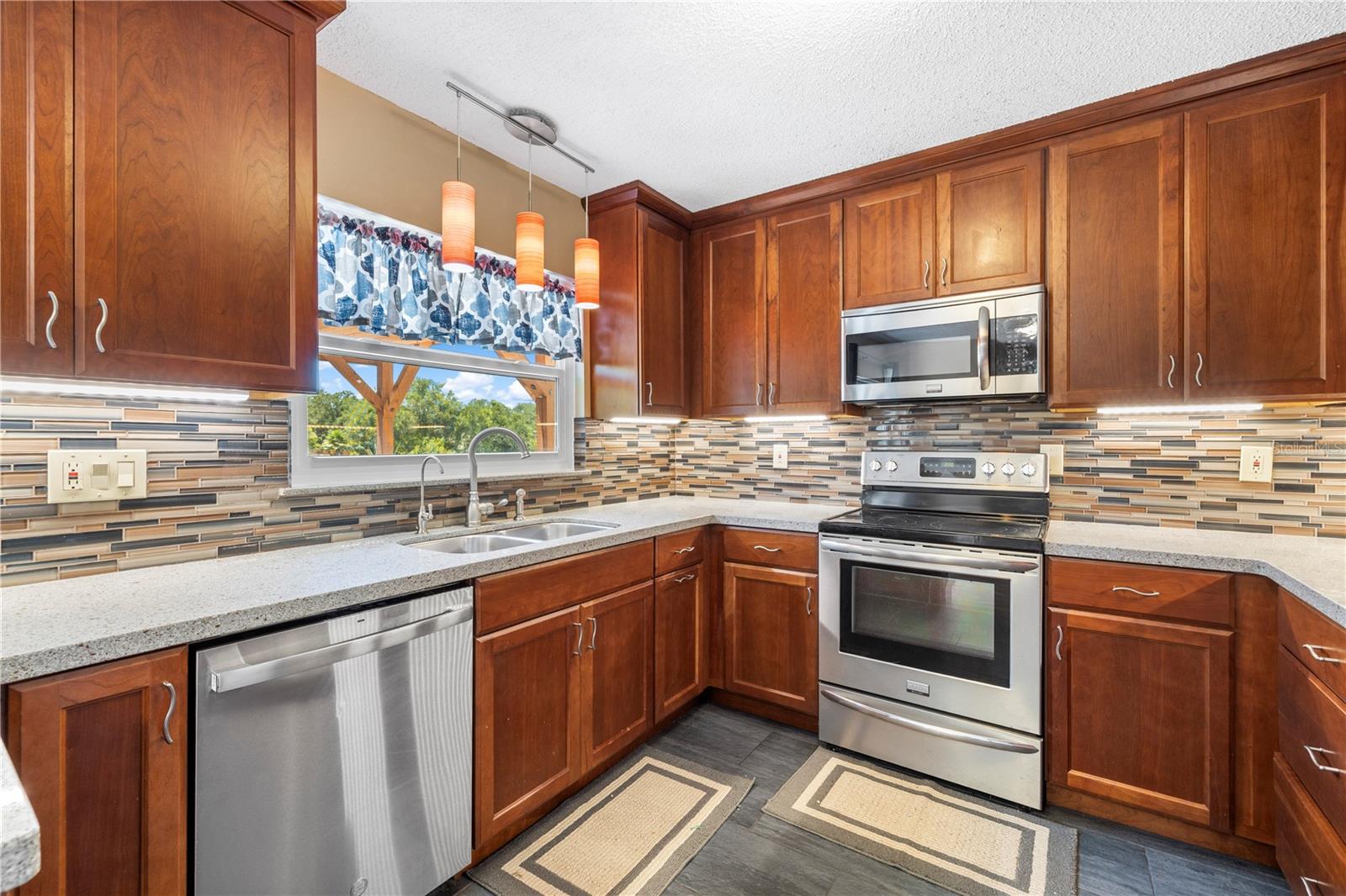 GULFVIEW RIDGE - Residential