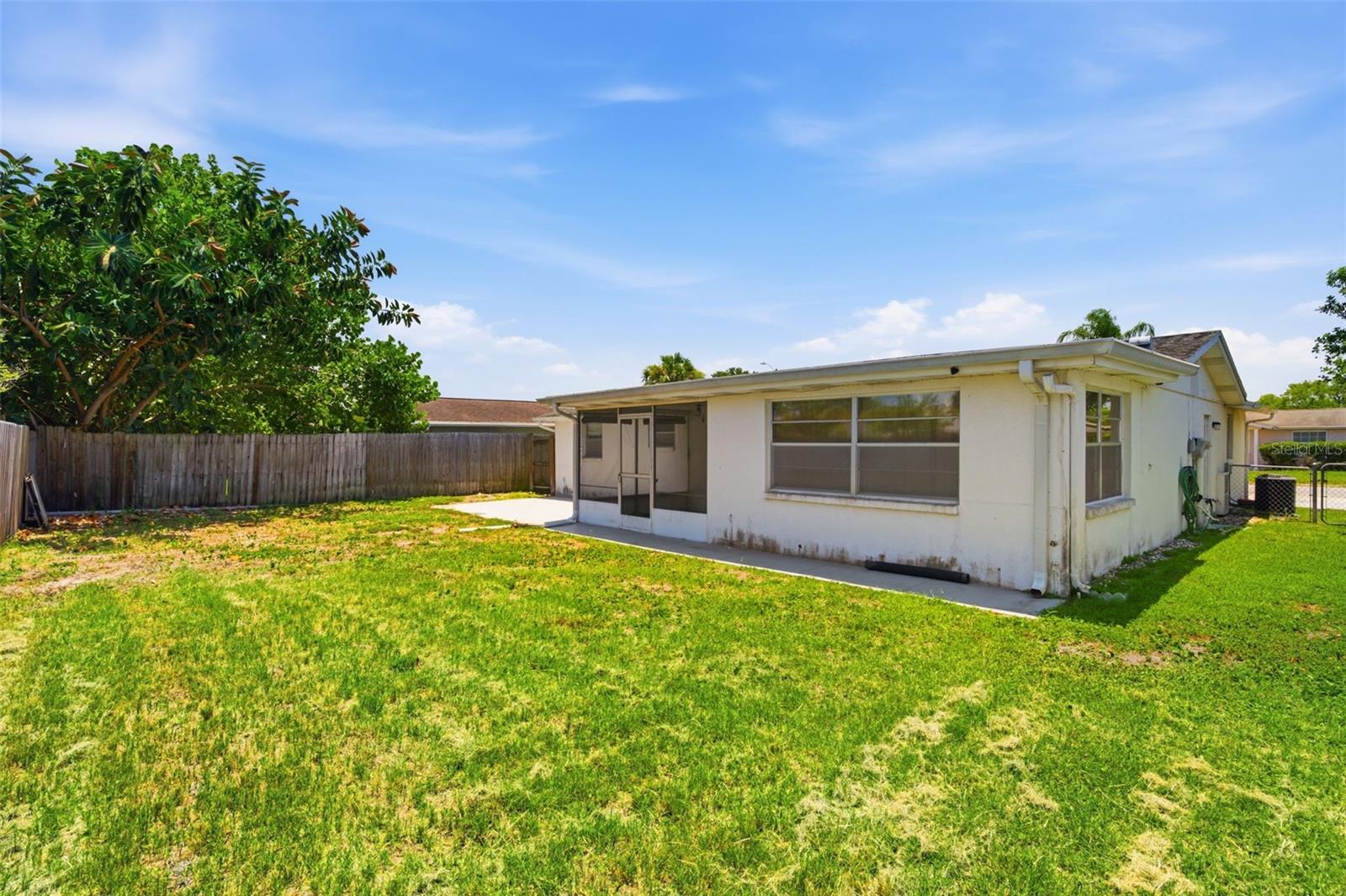 ALOHA GARDENS - Residential