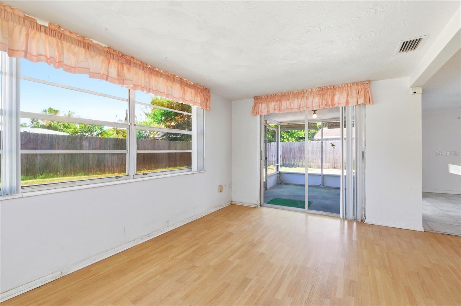 ALOHA GARDENS - Residential