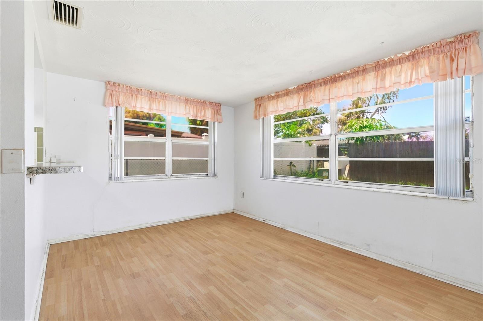 ALOHA GARDENS - Residential