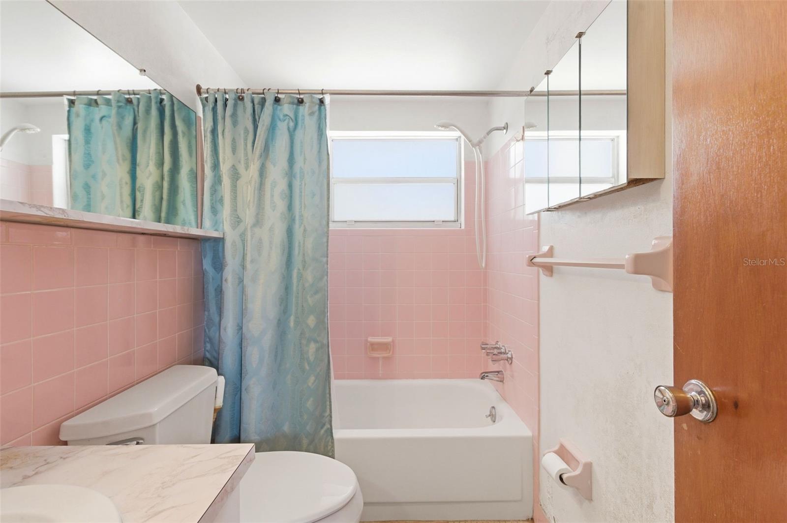 ALOHA GARDENS - Residential