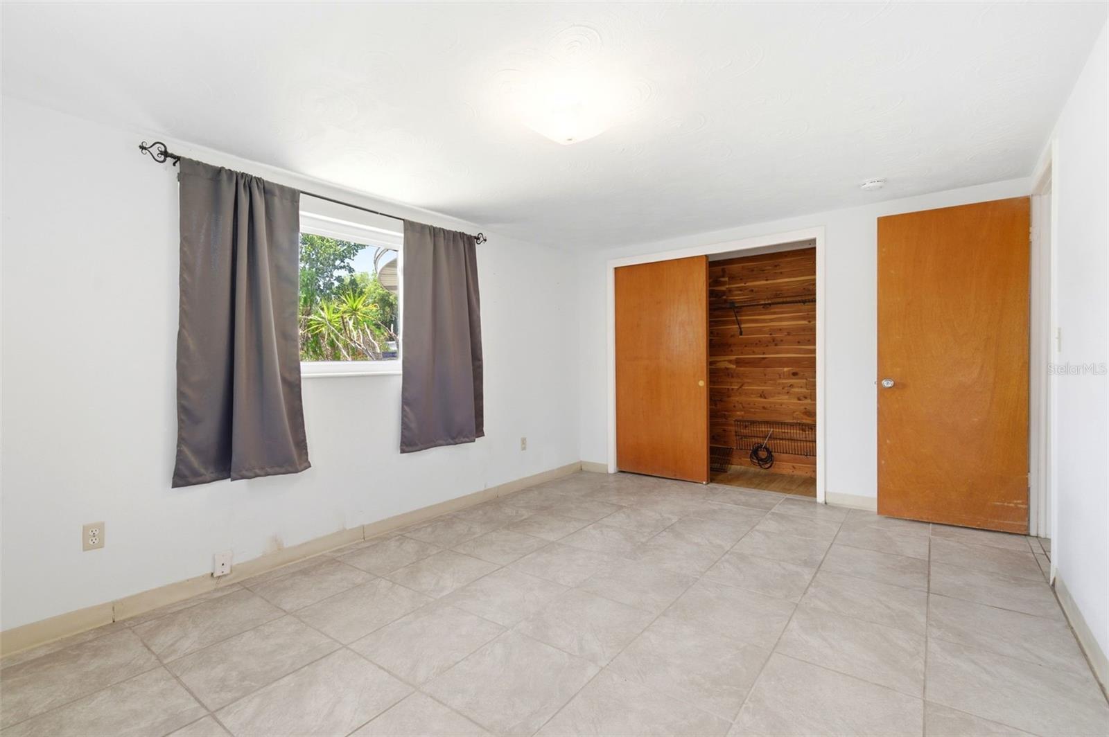 ALOHA GARDENS - Residential