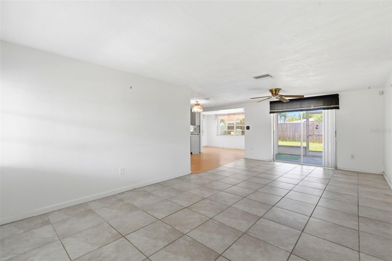 ALOHA GARDENS - Residential