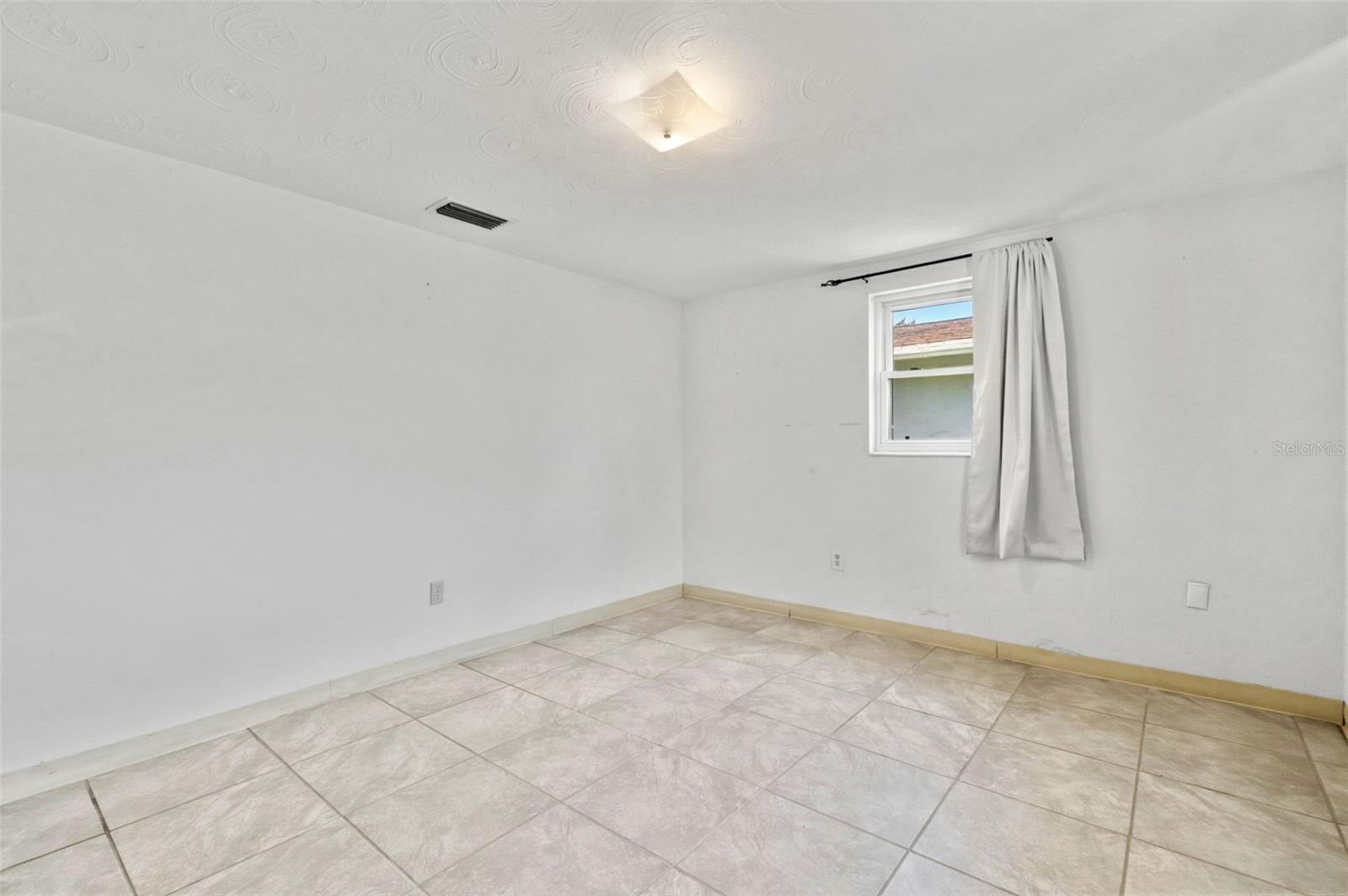 ALOHA GARDENS - Residential