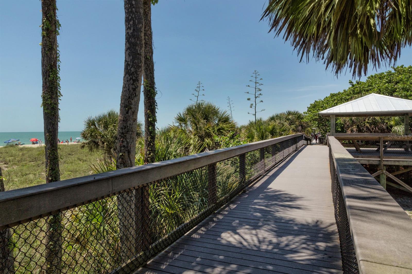 SORRENTO SHORES - Residential