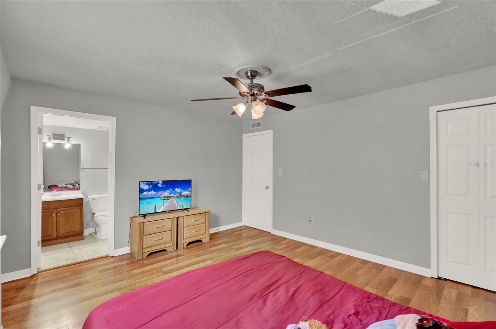 METRO/MICHIGAN PARK CONDO - Residential