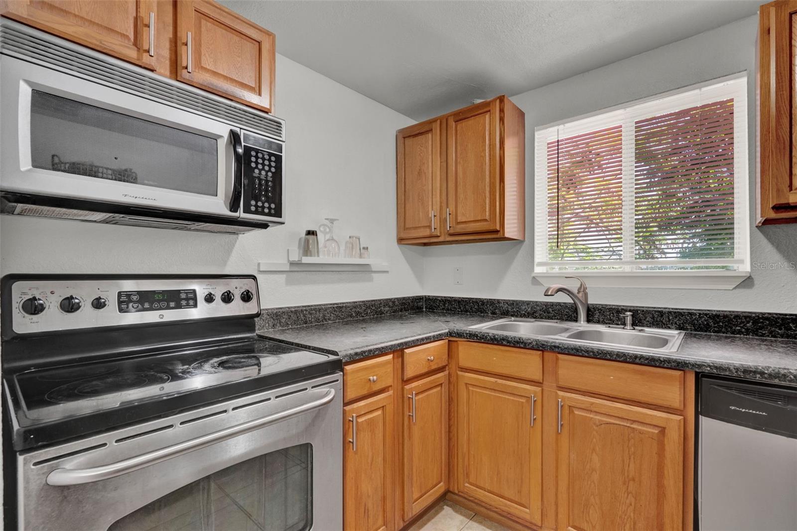 METRO/MICHIGAN PARK CONDO - Residential