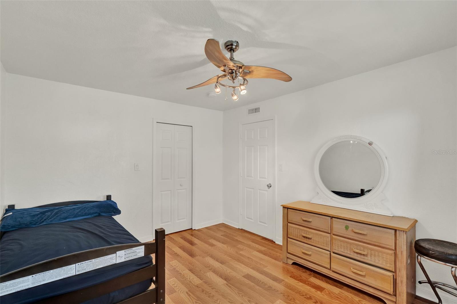 METRO/MICHIGAN PARK CONDO - Residential