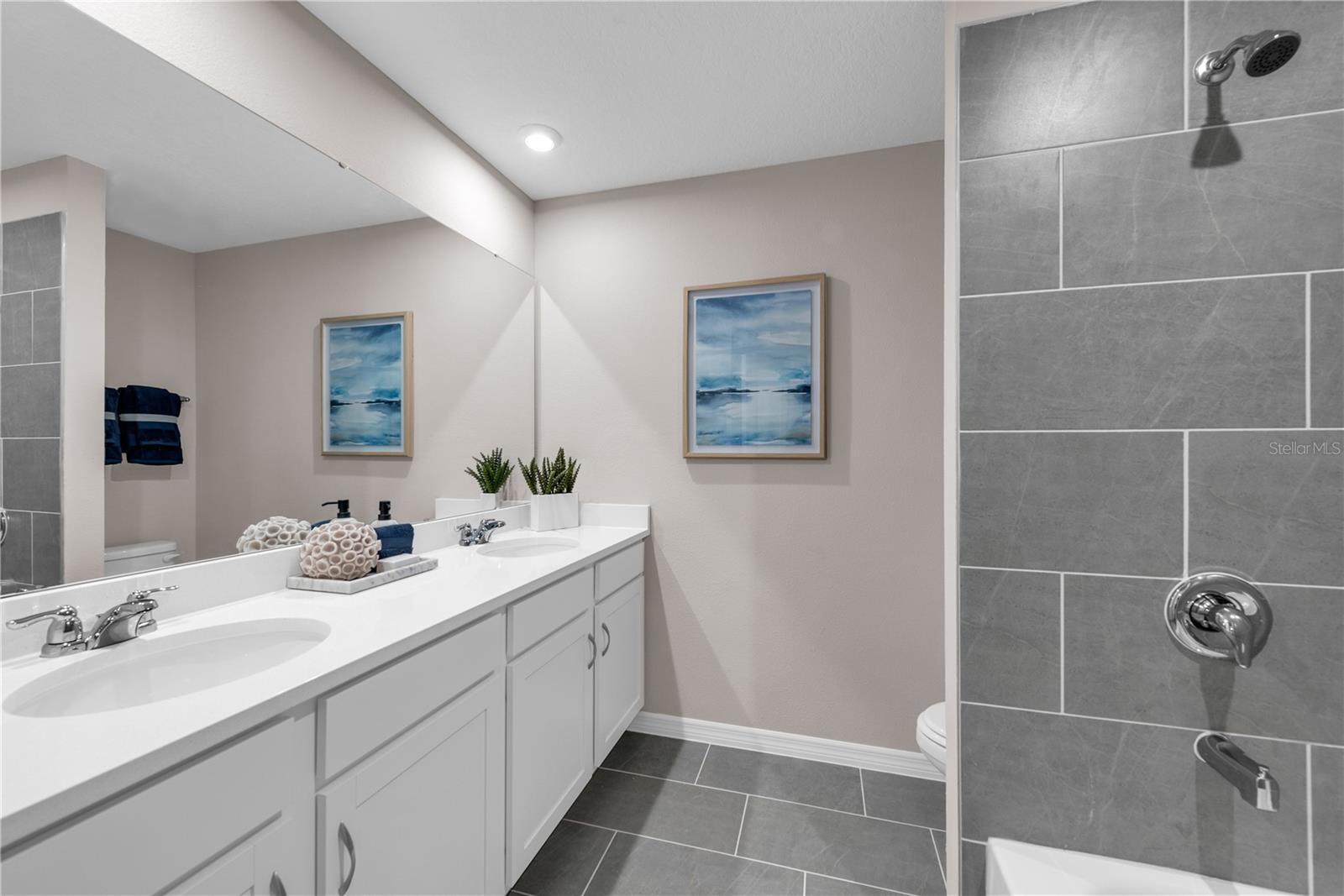 RESERVE AT COUNTRY CLUB LAKES ESTATES - Residential