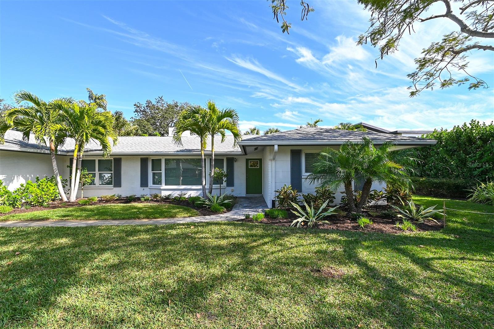 SIESTA ISLES - Residential