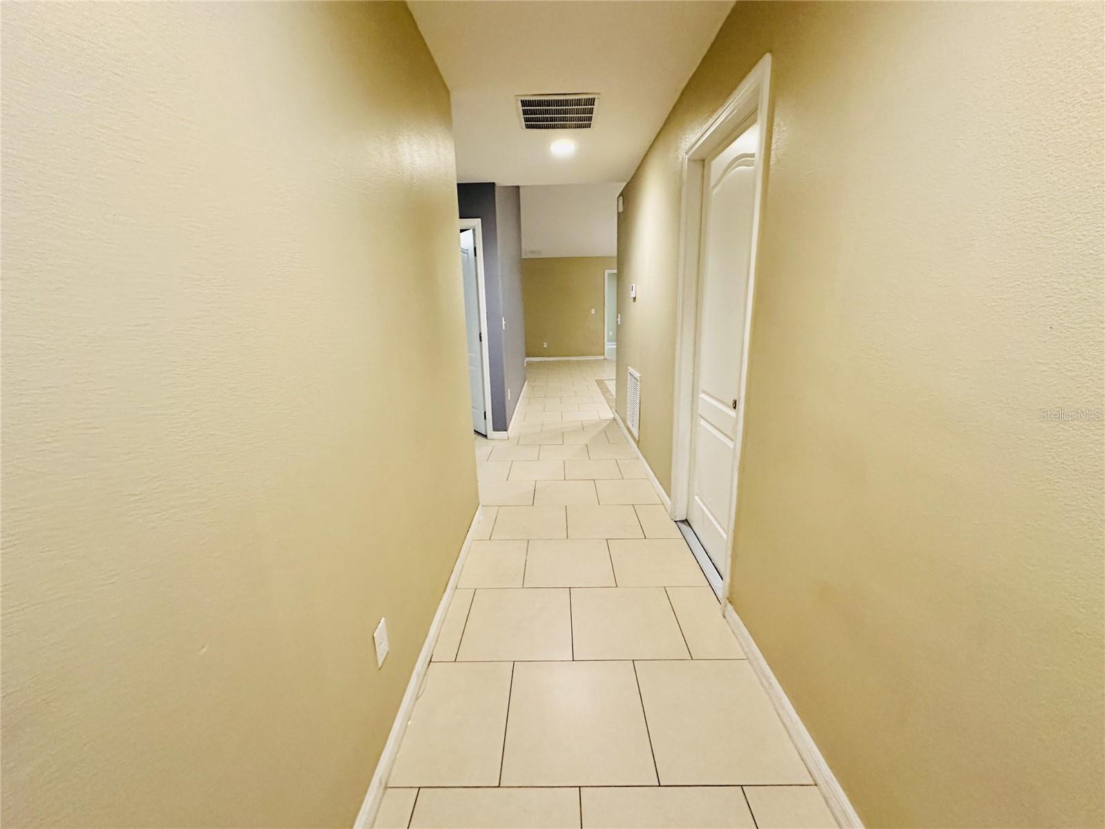 KING`S CROSSING PB 22 PG 124 LOT 1 - Residential Lease