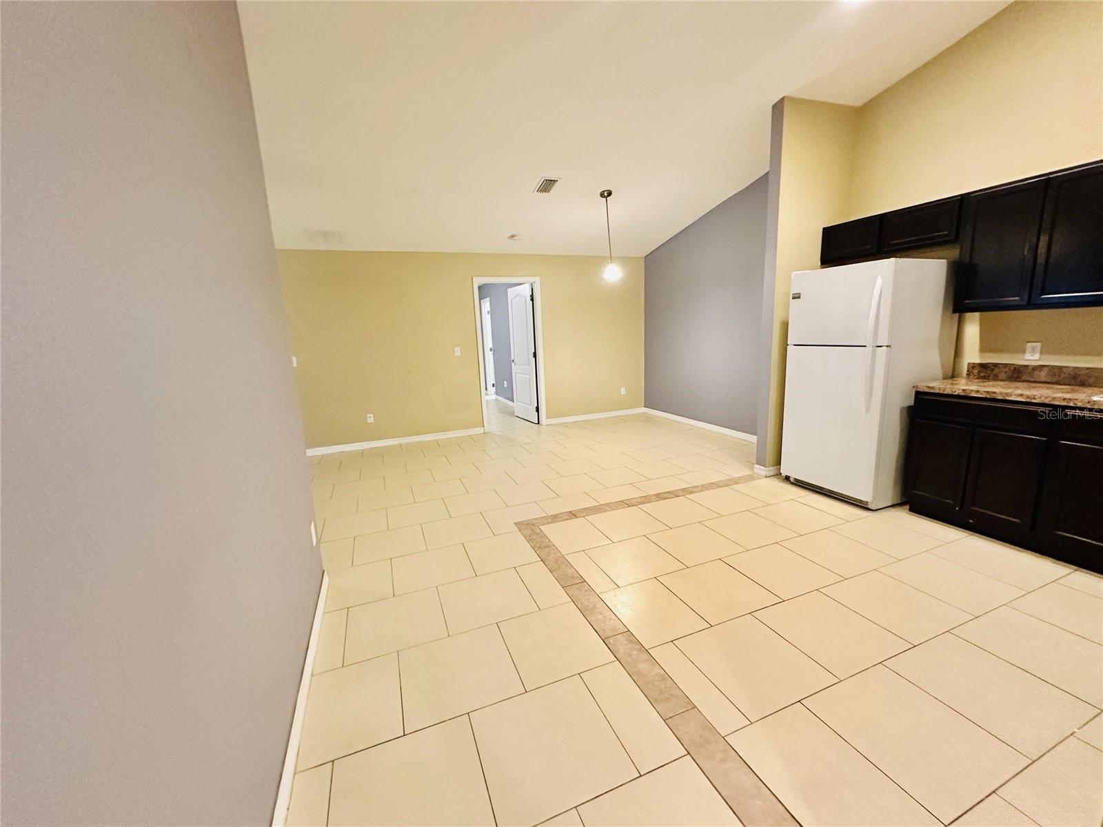 KING`S CROSSING PB 22 PG 124 LOT 1 - Residential Lease