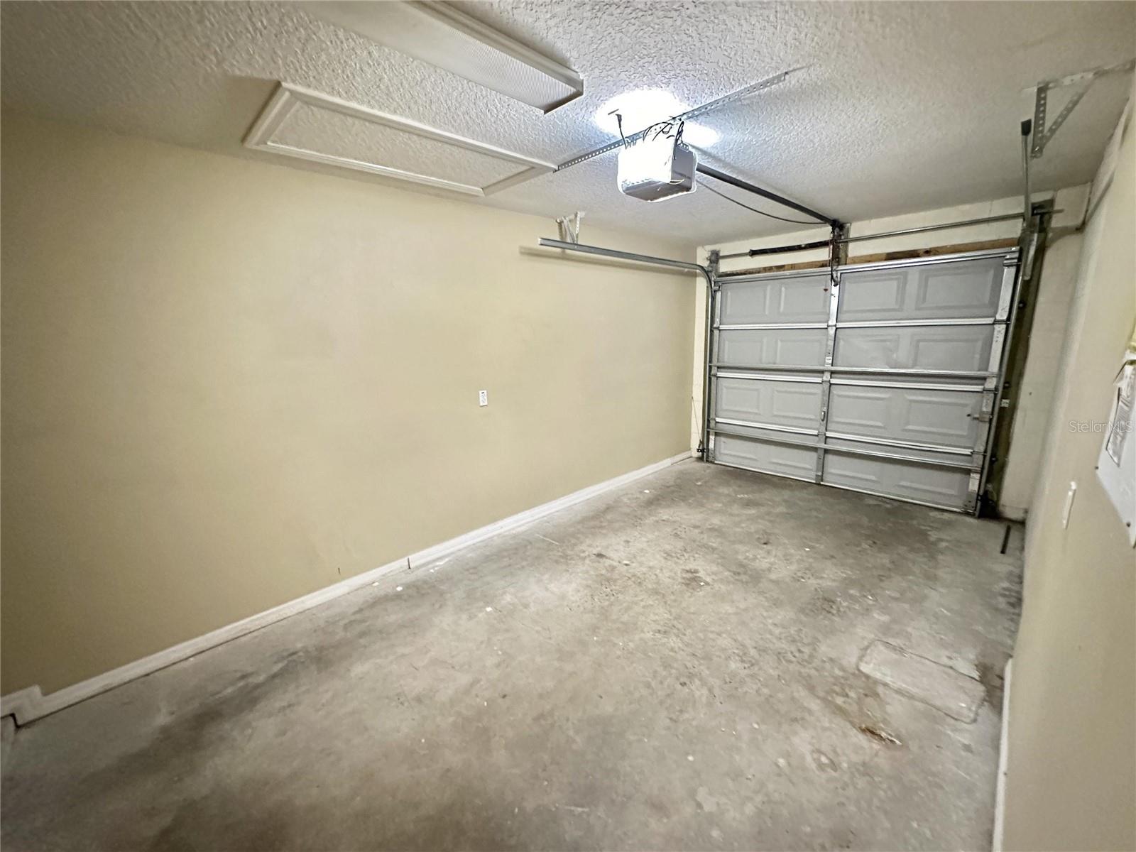 KING`S CROSSING PB 22 PG 124 LOT 1 - Residential Lease