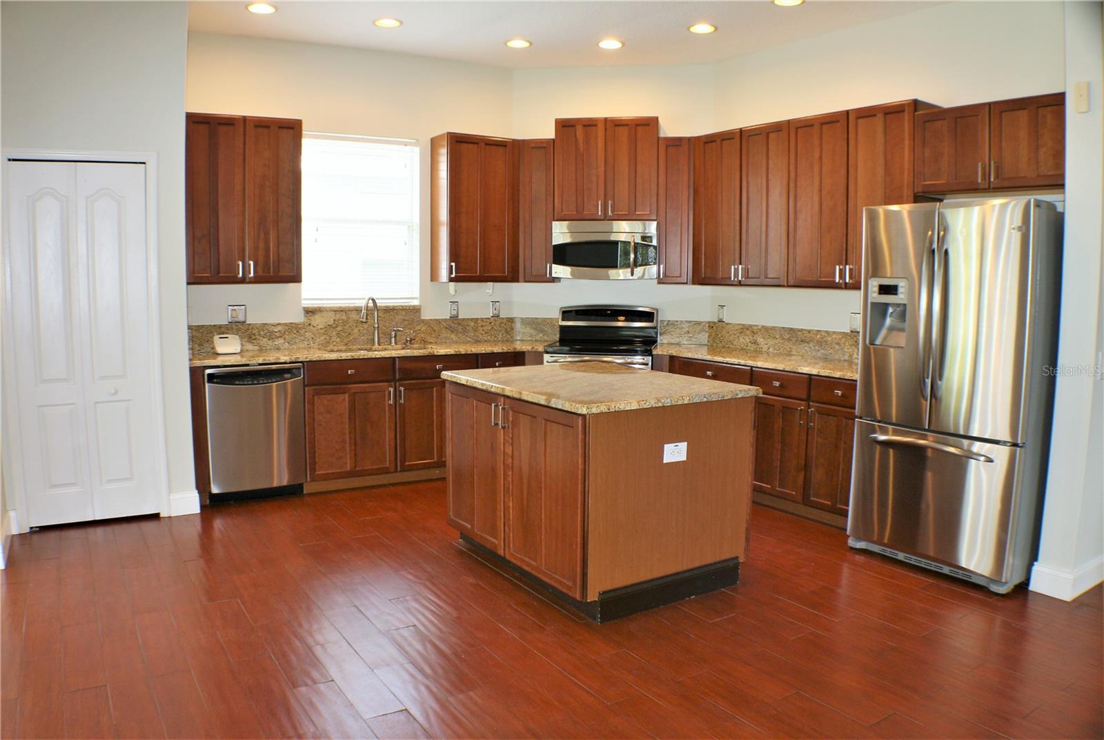 MANDOLIN PH 02B - Residential Lease