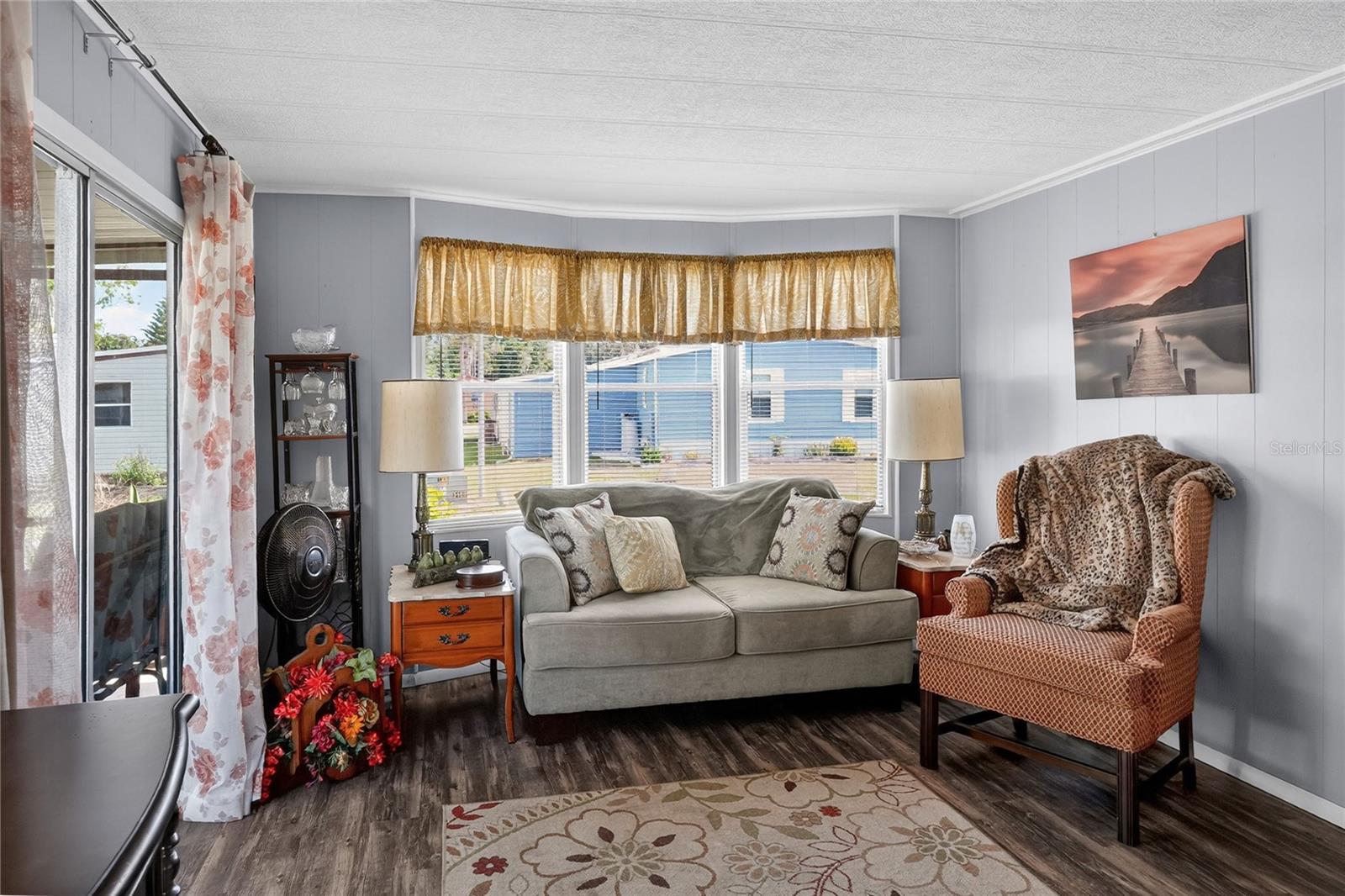 FLORAL LAKES - Residential