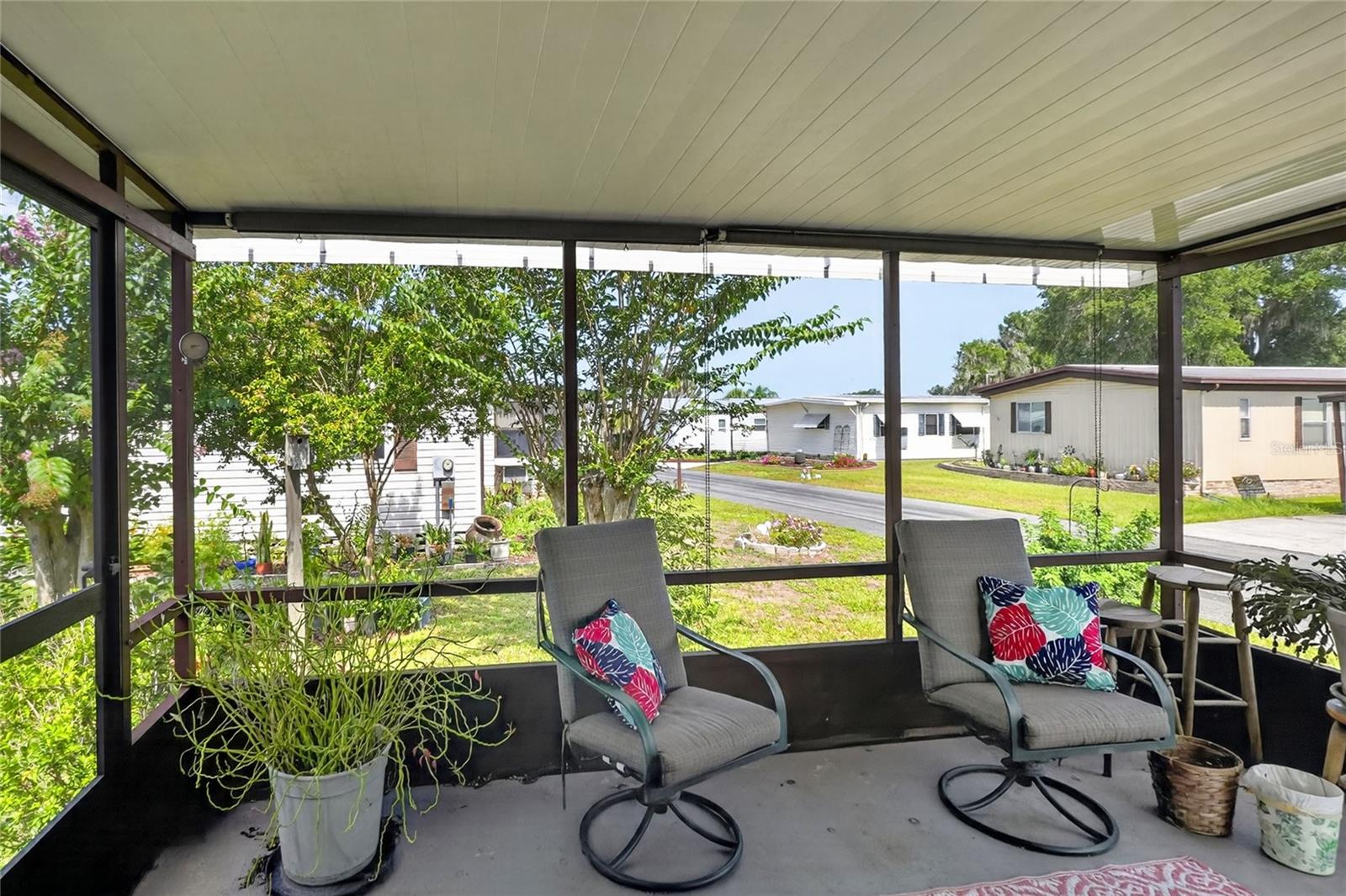 FLORAL LAKES - Residential