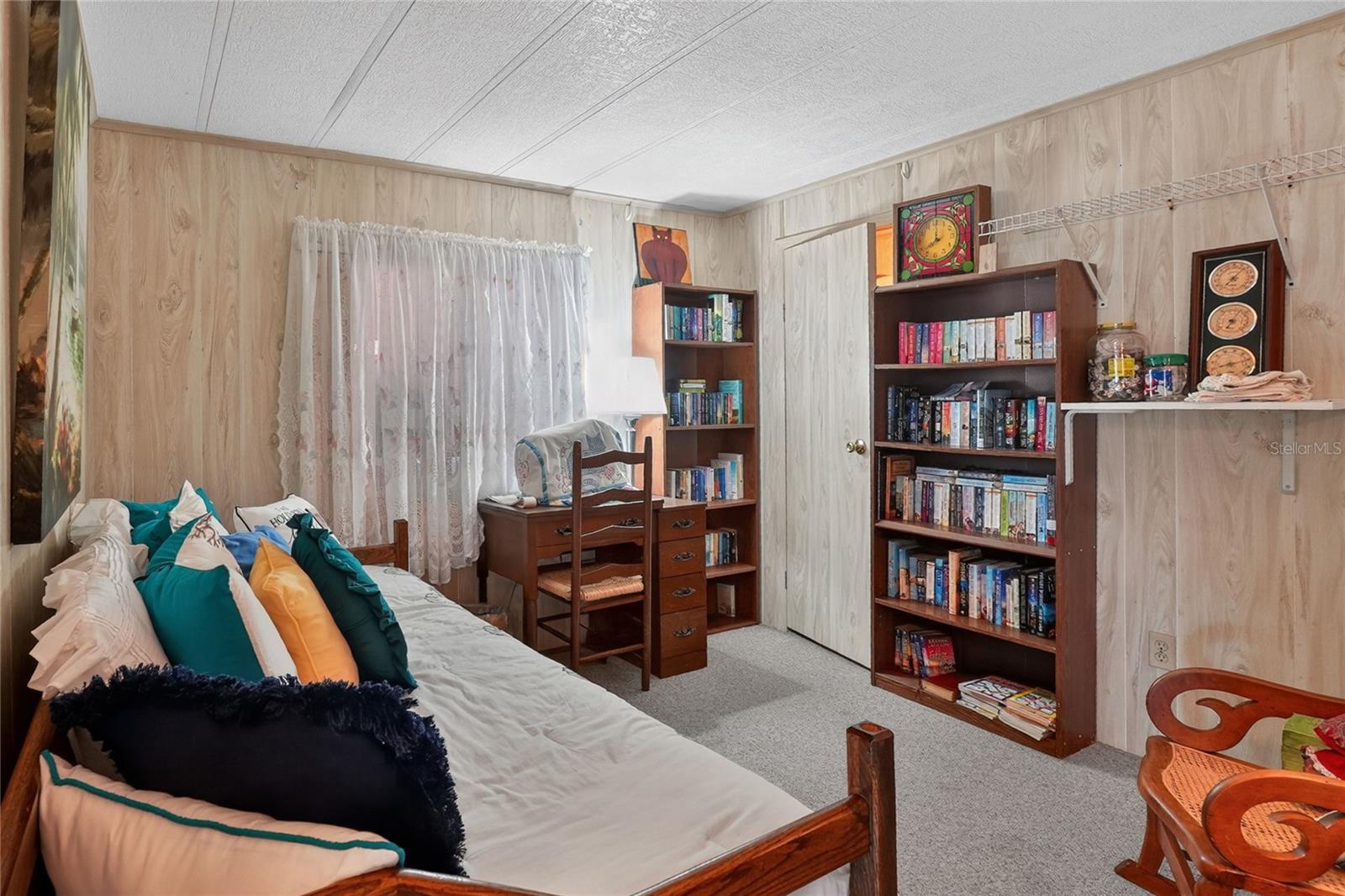 FLORAL LAKES - Residential