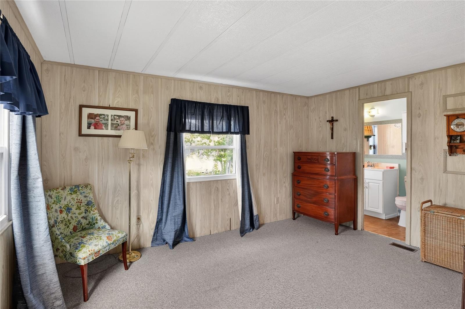 FLORAL LAKES - Residential