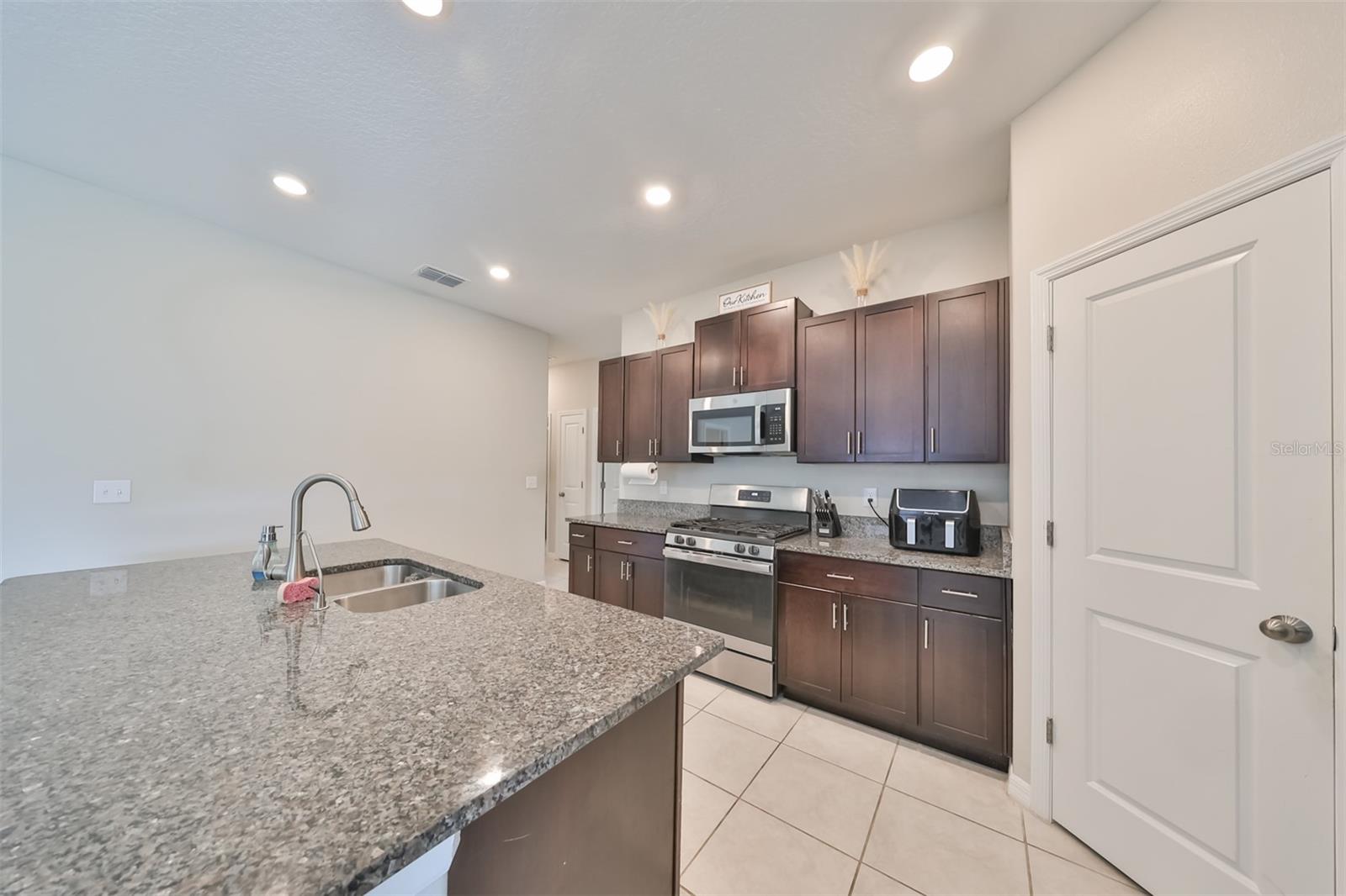 BELMONT SOUTH PH 2F - Residential