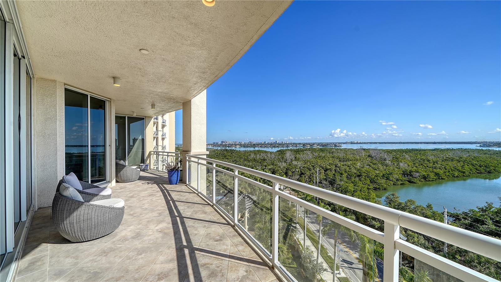 THE BEACH RESIDENCES - Residential
