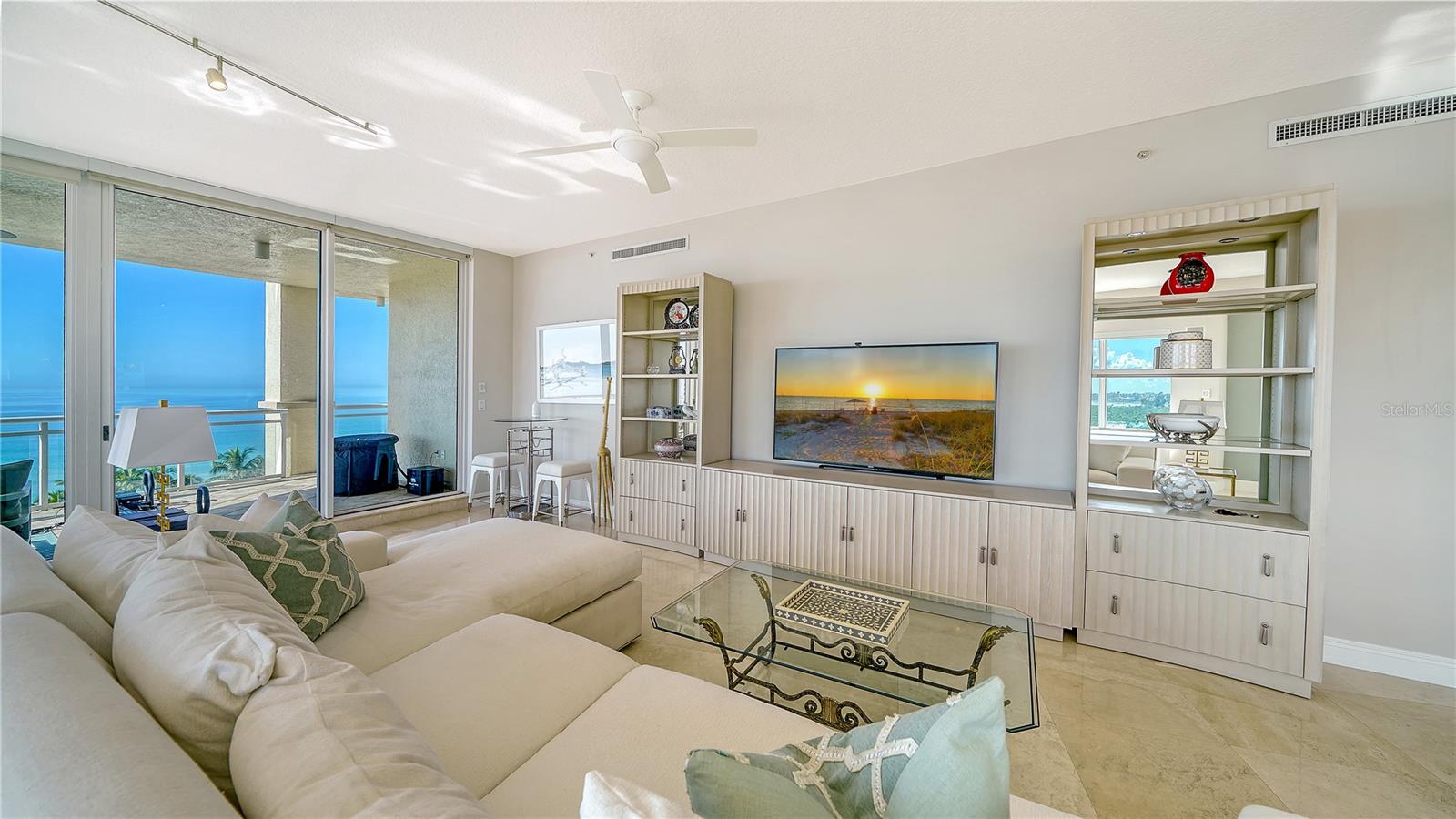 THE BEACH RESIDENCES - Residential