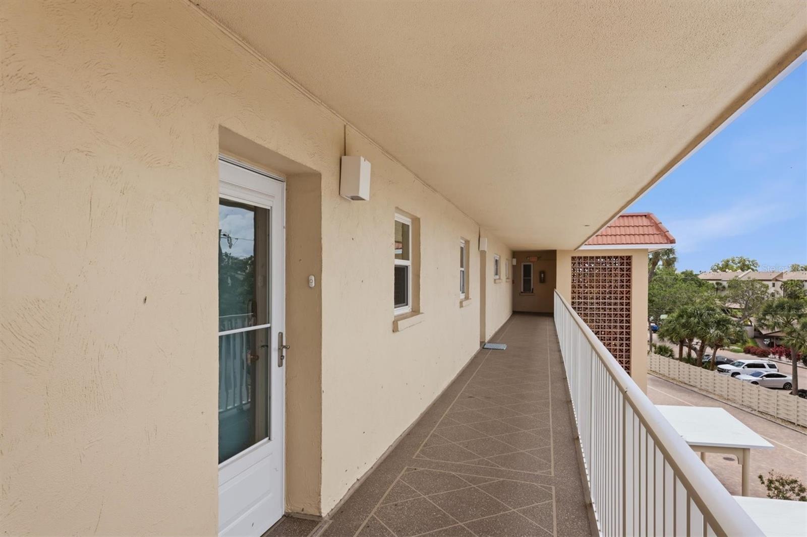SIESTA HARBOR I - Residential