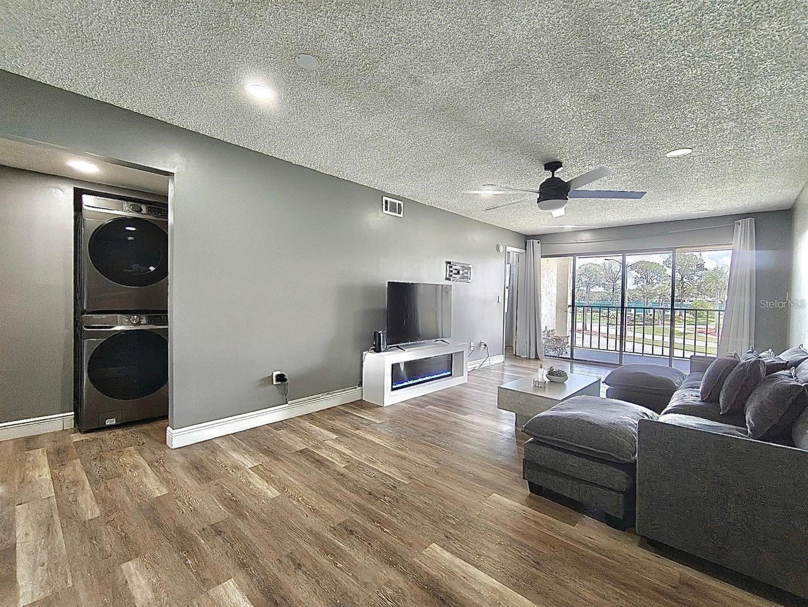 WILLOWPOINTE CONDO PH 1 - Residential Lease