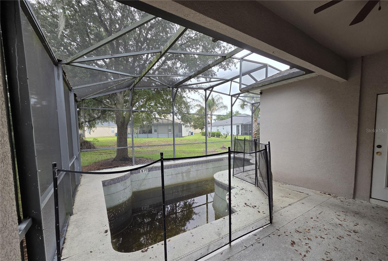 CALABAY PARC AT TOWER LAKE - Residential