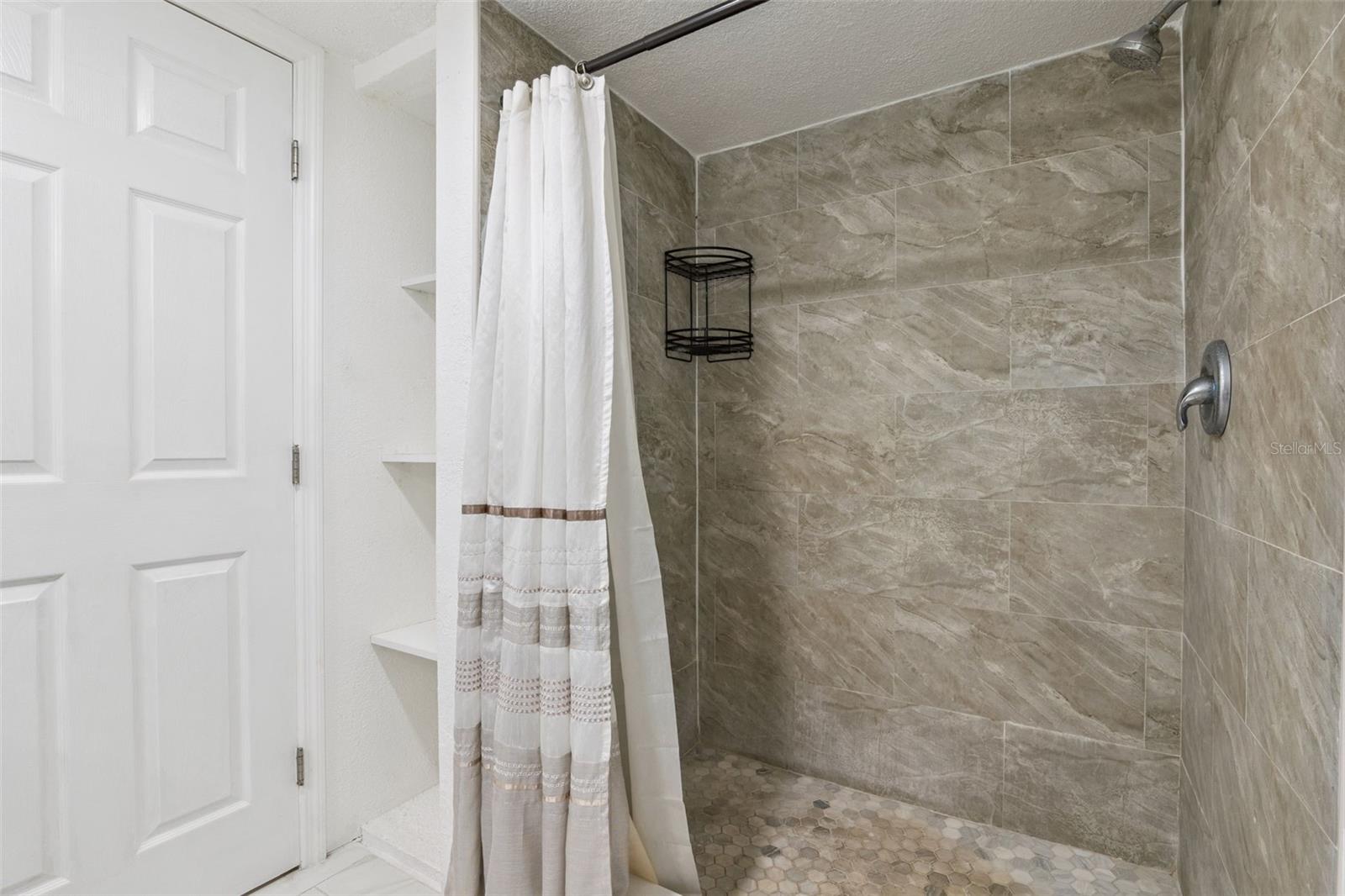 KOVE ESTATES COOP - Residential