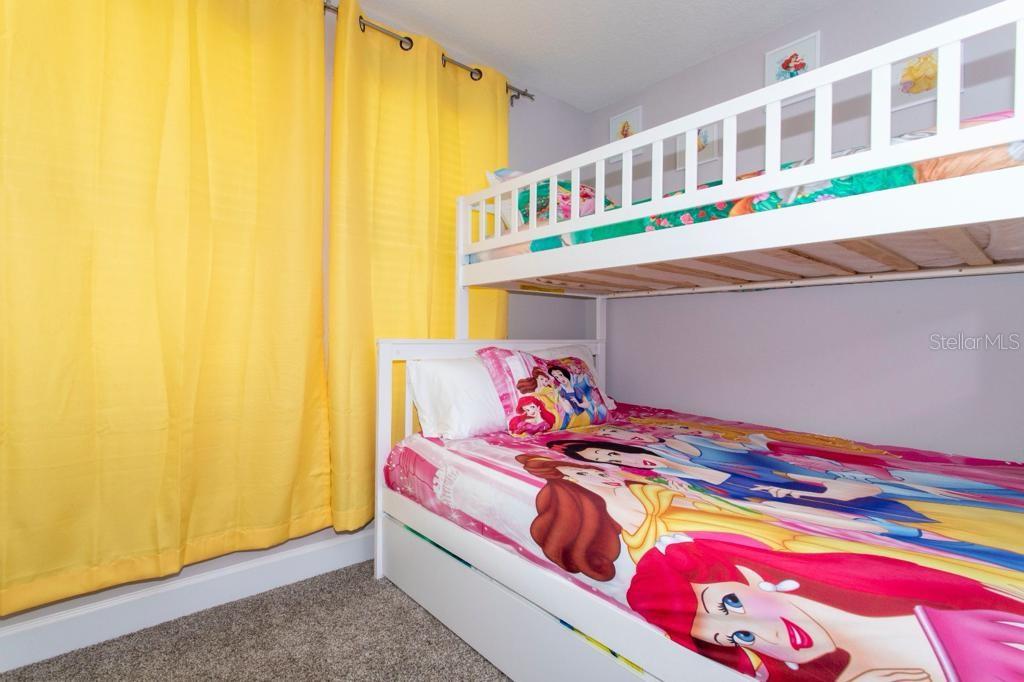 TERRA ESMERALDA TWNHMS - Residential Lease