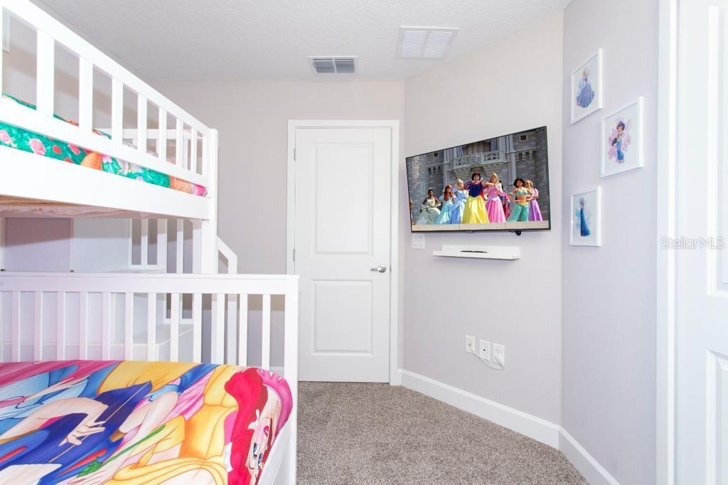 TERRA ESMERALDA TWNHMS - Residential Lease