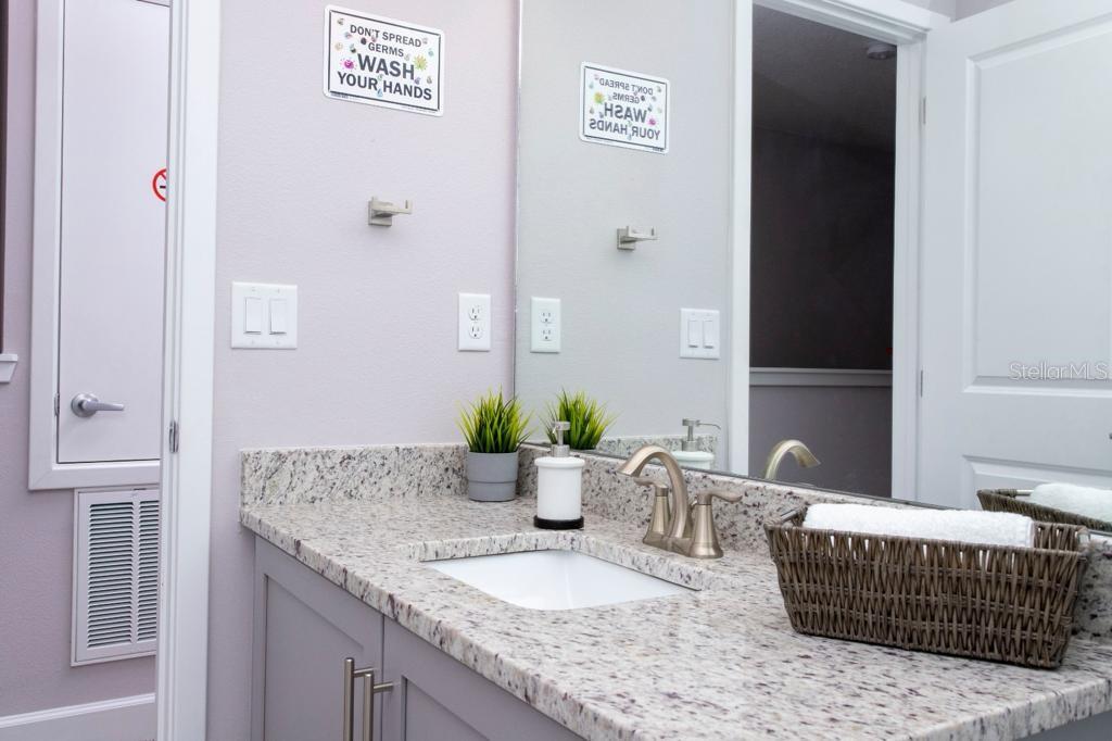 TERRA ESMERALDA TWNHMS - Residential Lease