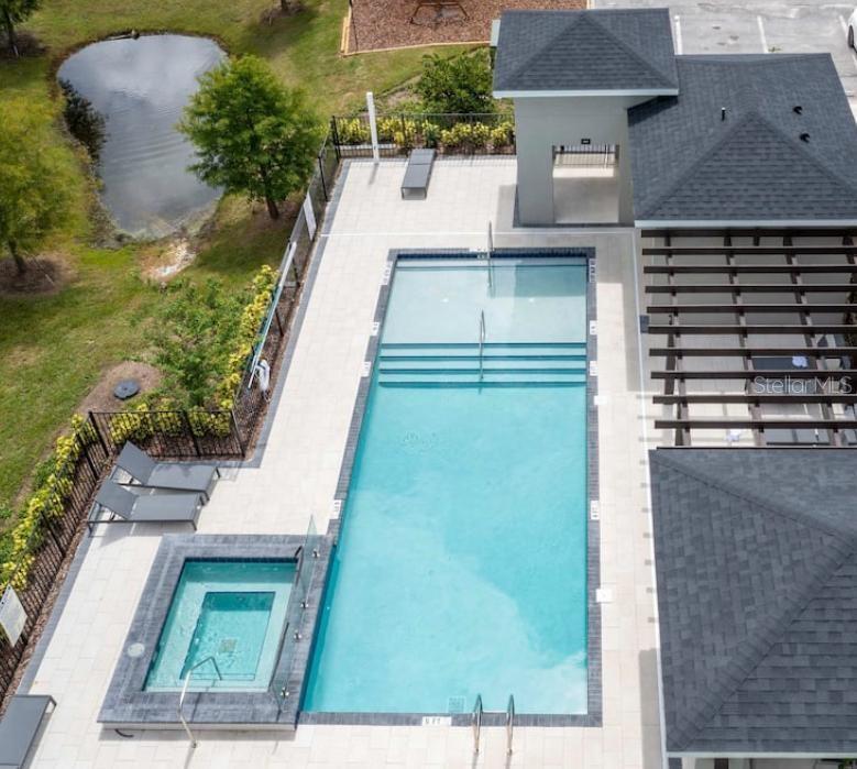 TERRA ESMERALDA TWNHMS - Residential Lease