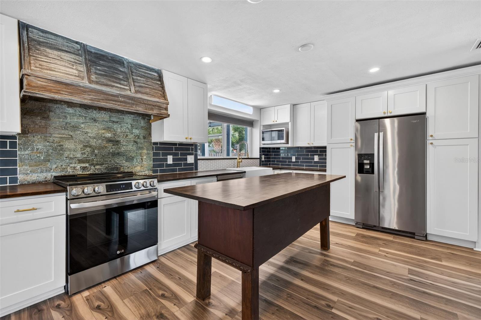 BEAUCLAIRE HIGHLANDS - Residential Lease