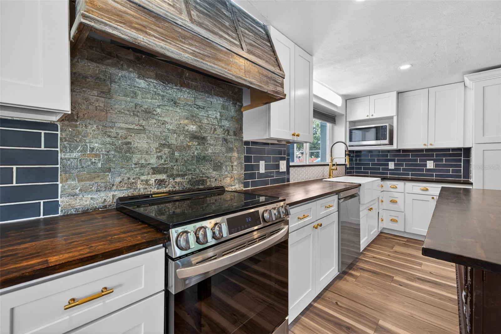 BEAUCLAIRE HIGHLANDS - Residential Lease