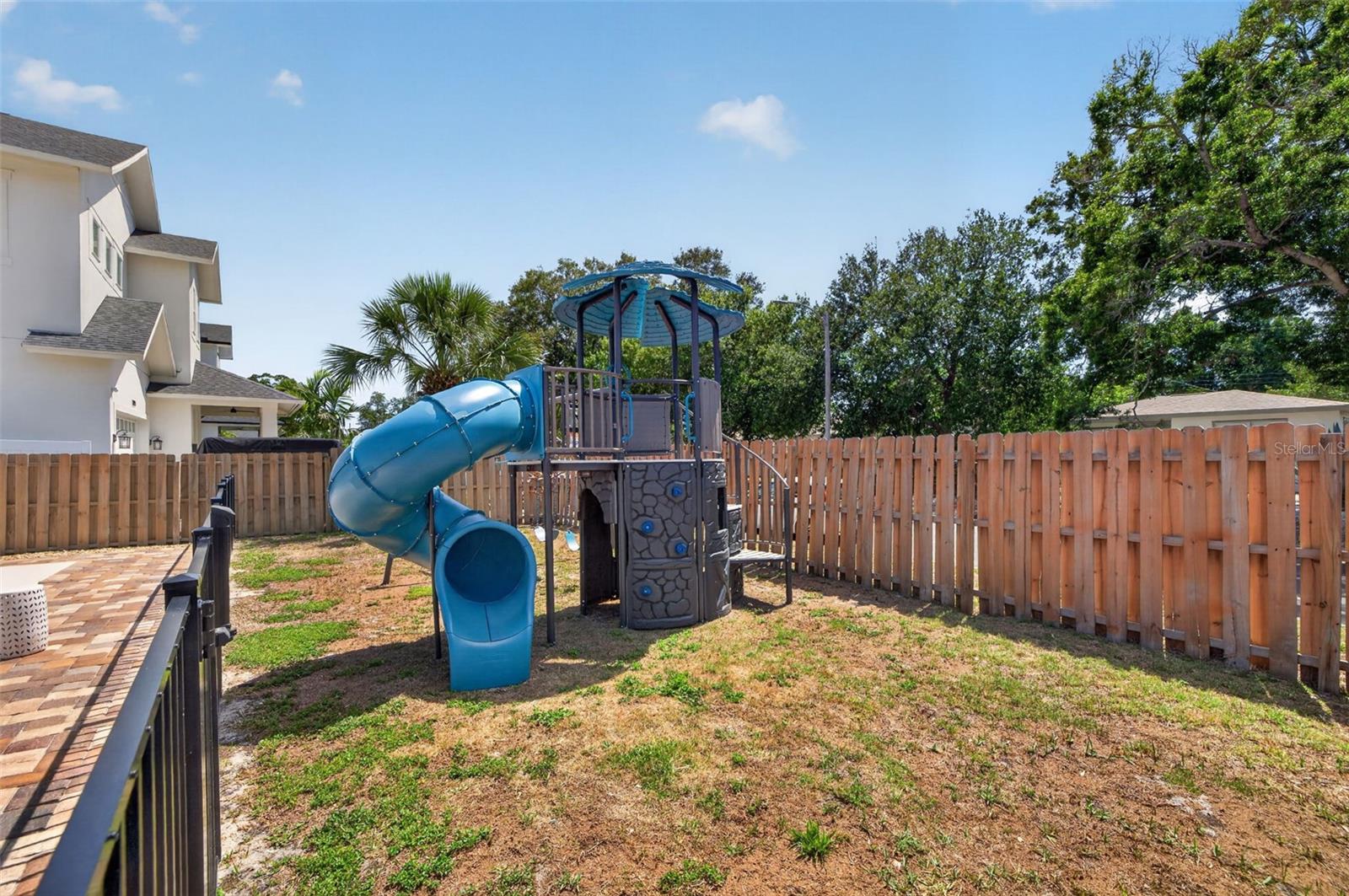 BEAUCLAIRE HIGHLANDS - Residential Lease