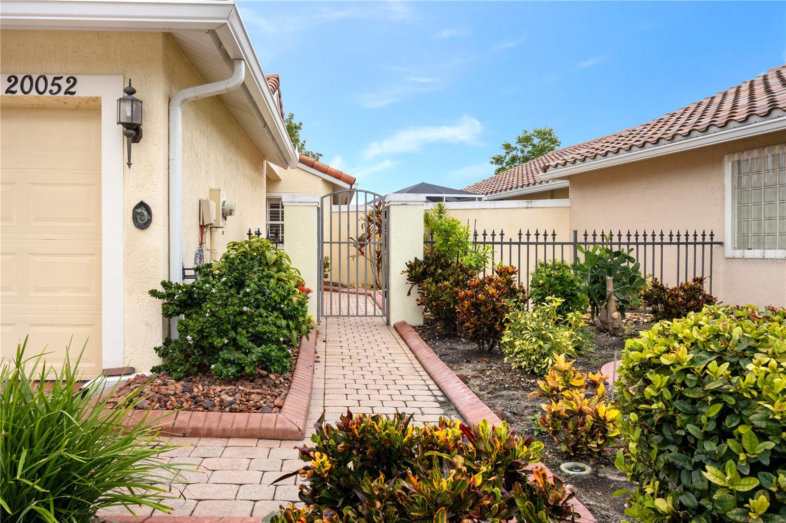CASCADES/ESTERO PRCL A - Residential