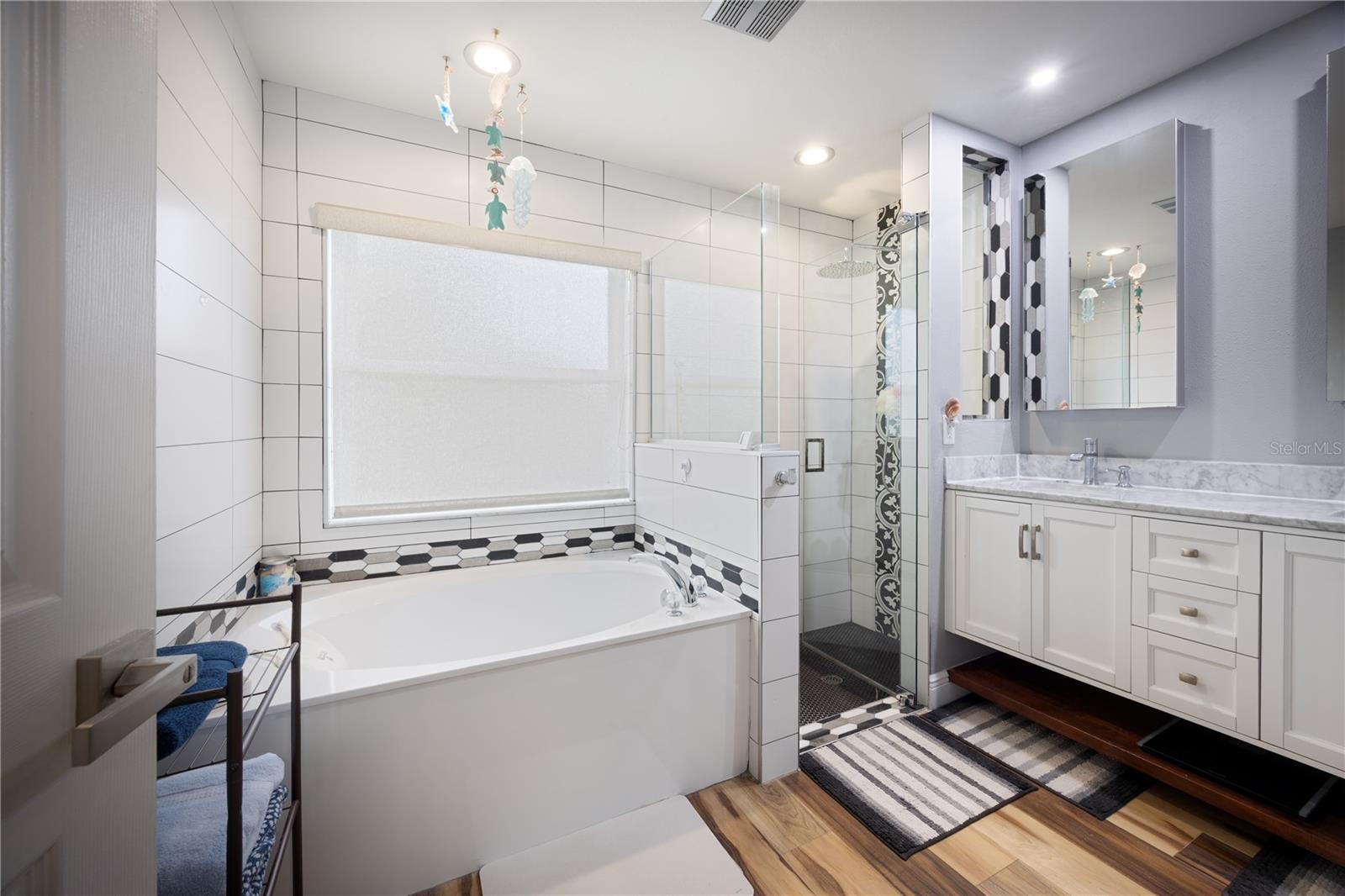CASCADES/ESTERO PRCL A - Residential