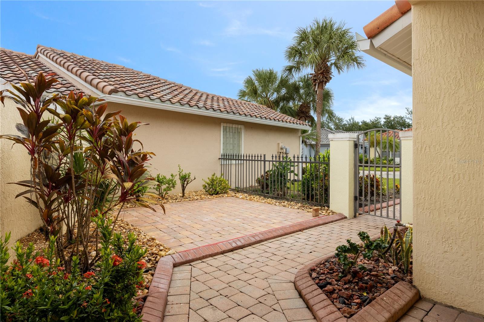 CASCADES/ESTERO PRCL A - Residential
